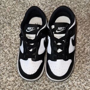 Nike Black and White Sneakers Classic Dunk Design